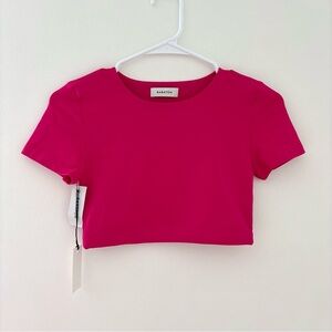 Aritzia Babaton Contour Crew Ribcage T-shirt